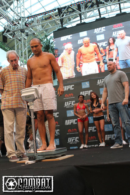 BJ Penn UFC 112 weigh in