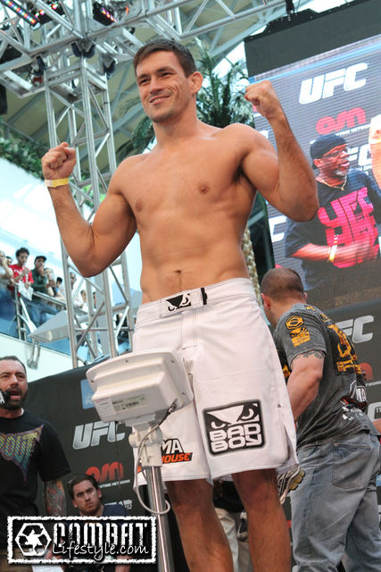 Demian Maia UFC 112 weigh in