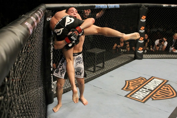 Diego Sanchez slams Paulo Thiago UFC 121